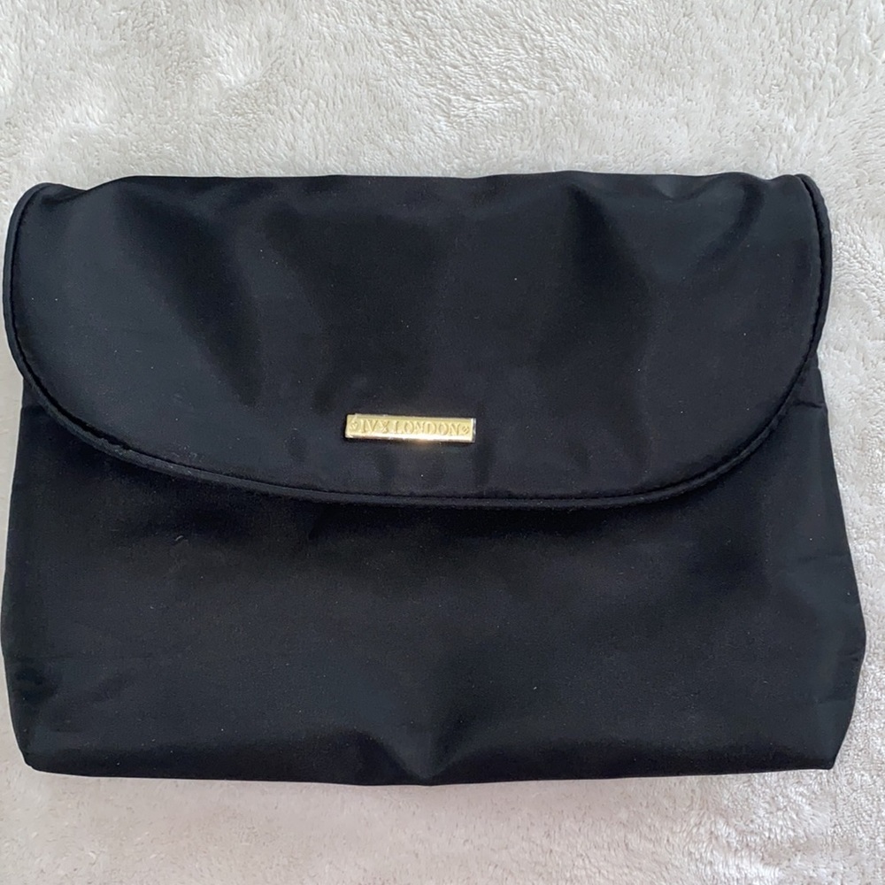Cosmetic travel case